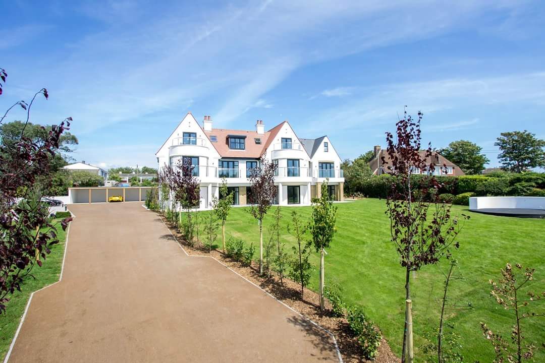 Strollers Reach development external